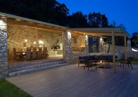 Portoporo Ammos With Stone-built Bbq Area